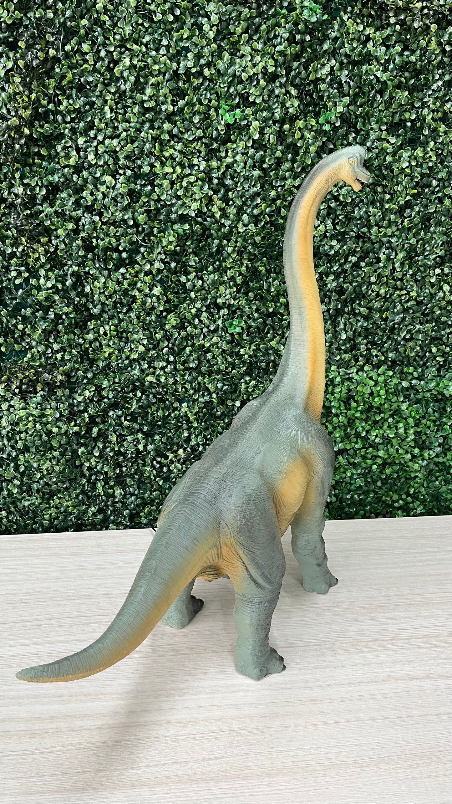 LAMPARA DECORATIVA DE DINOSAURIO BRONTOSAURIO